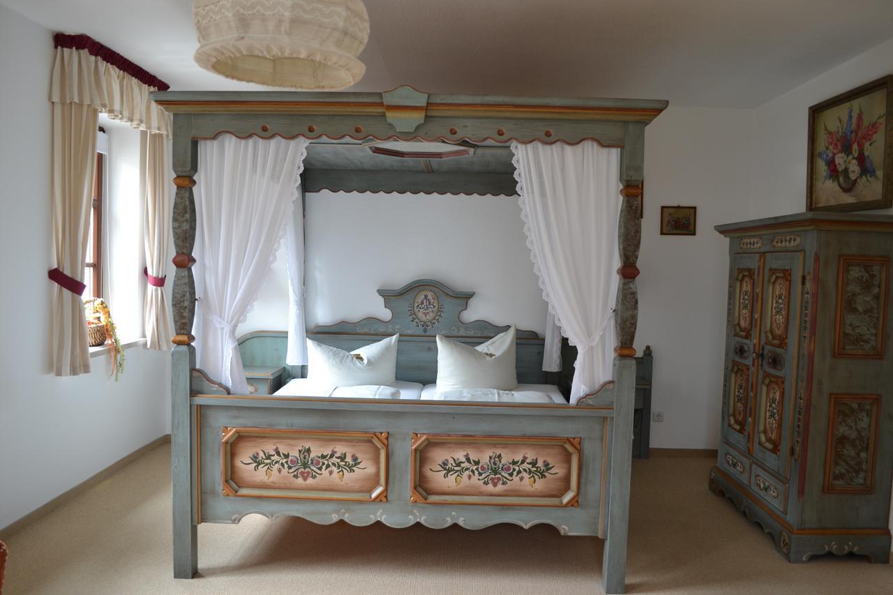 Elegant-Hotel "Zur Burg" Posterstein Room photo
