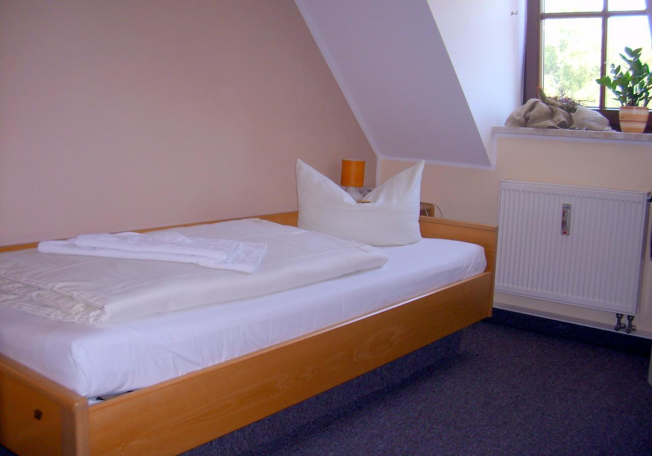 Elegant-Hotel "Zur Burg" Posterstein Room photo